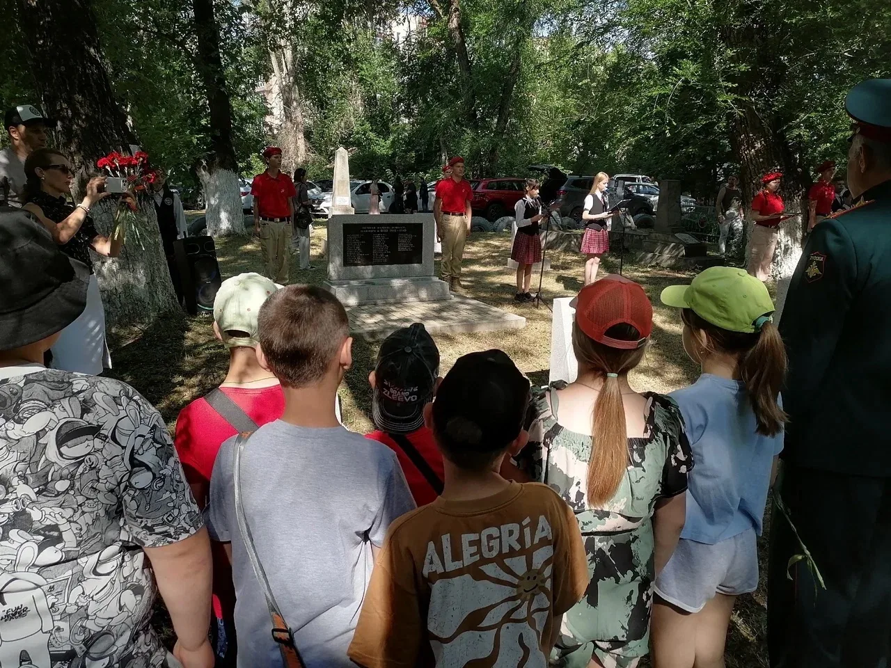 🕯 22 июня — День памяти и скорби.

🕯️ В пришкольном лагере почтили эту дату минутой молчания и  за