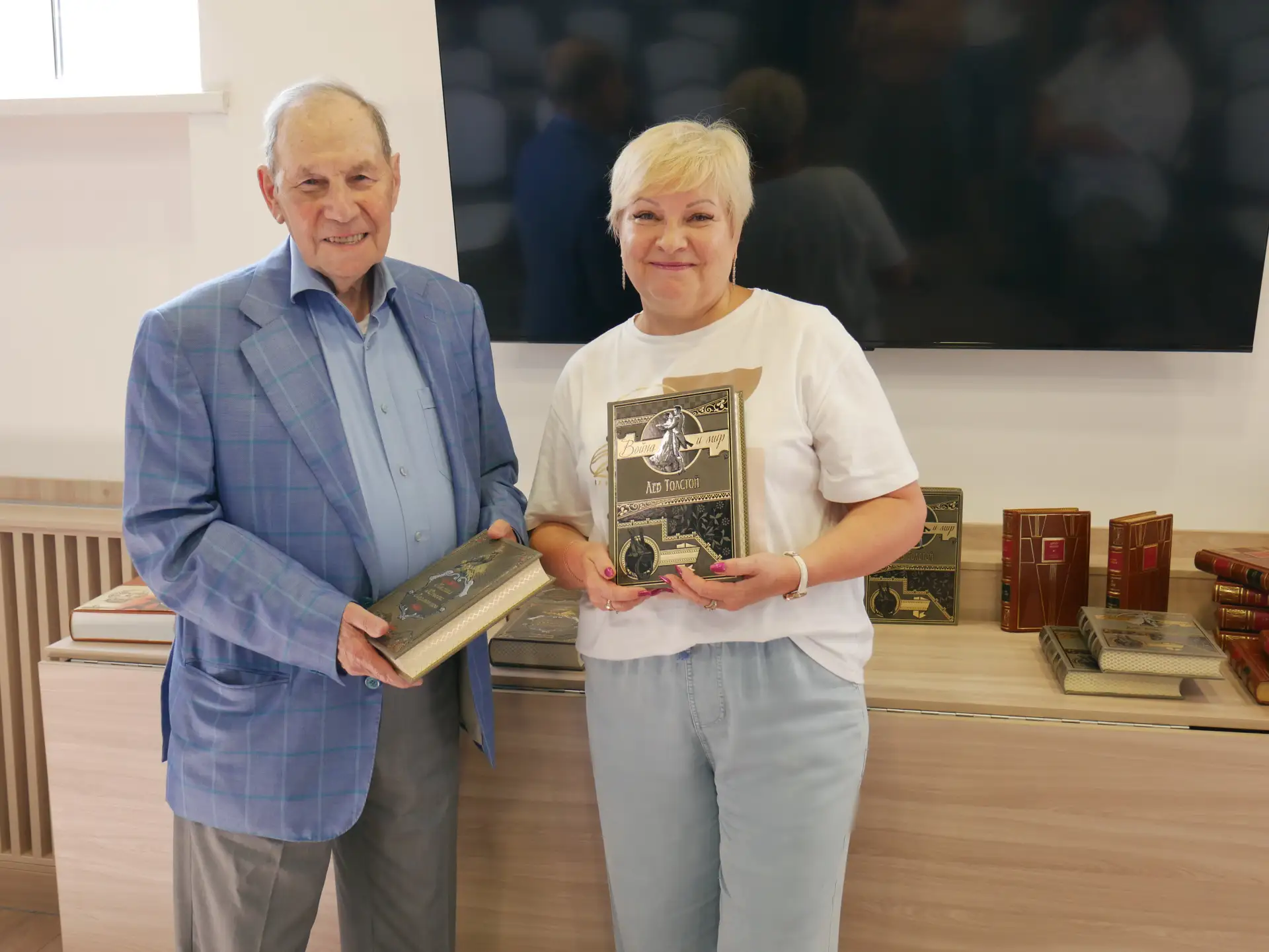 Подарок мецената

Щедрый подарок получила Центральная городская библиотека от Почетного гражданина Н