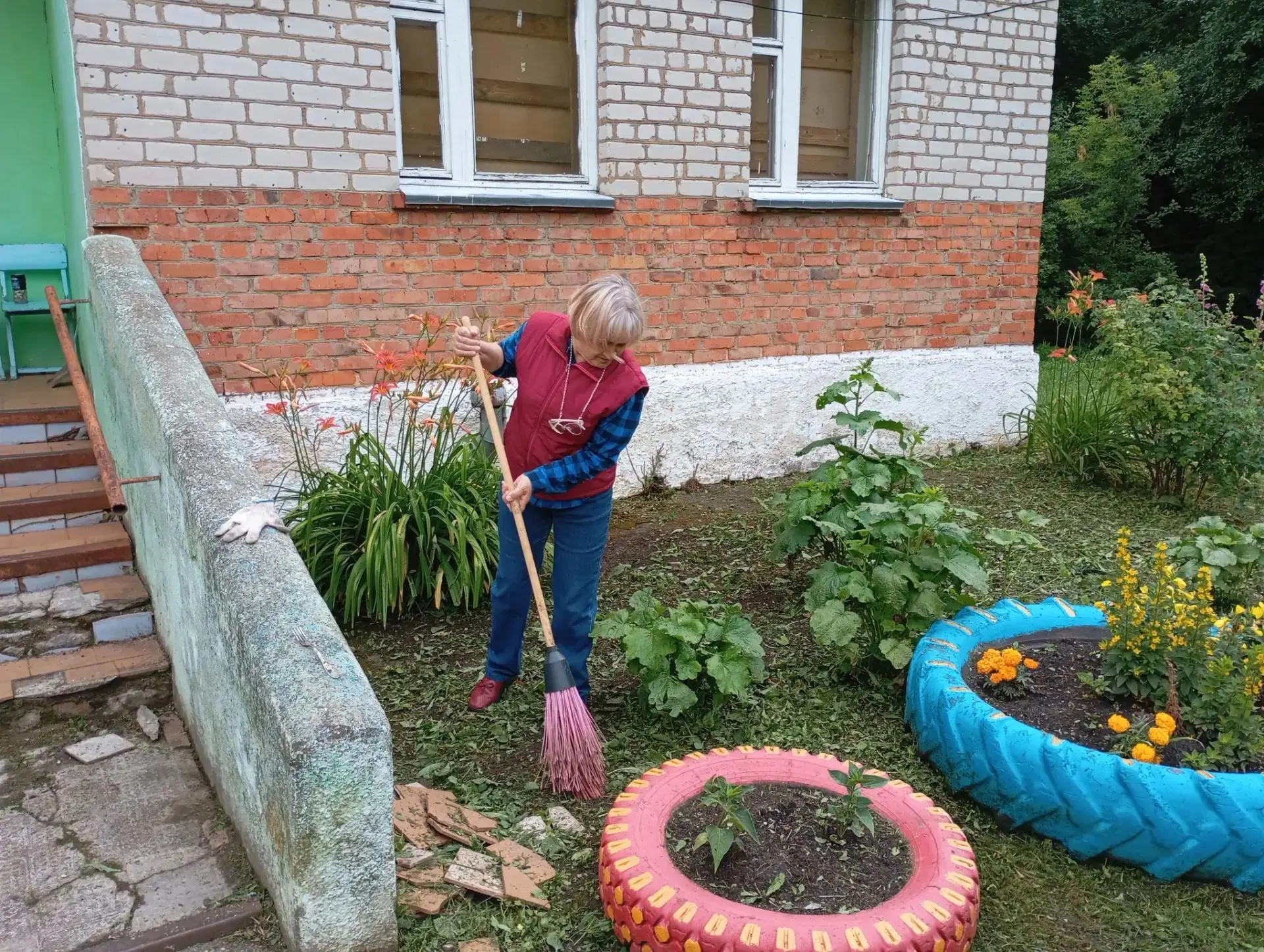 #МБУКДЦКИД #КарасевскийСДК

Субботник — это отличный способ сделать наш общий дом чище и уютнее! 🧹✨