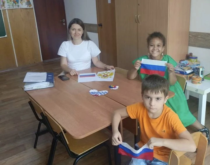 🇷🇺 Три цвета — одна семья: как мы отмечали День флага