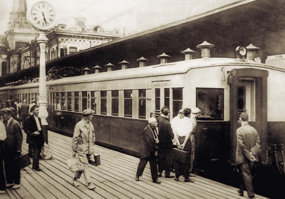 🚊 97 ЛЕТ НАЗАД МЕЖДУ МОСКВОЙ И МЫТИЩАМИ ОТПРАВИЛСЯ ПЕРВЫЙ ЭЛЕКТРОПОЕЗД.

• 3 августа 1929 года на у
