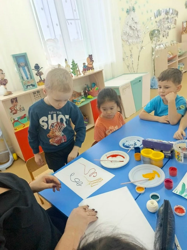 🎨 Чудеса ниткографии в студии «Акварелька»!🎨