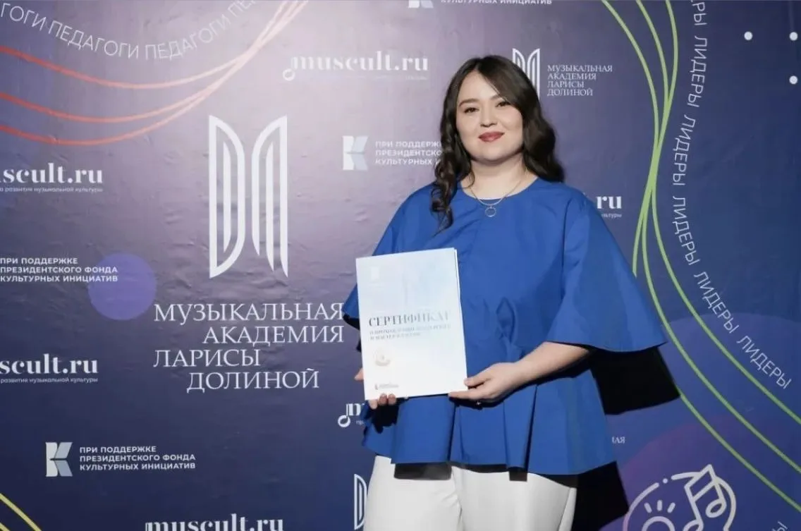 Друзья, школа всегда с теплотой вспоминает своих выпускников и всегда рада видеть их ус...