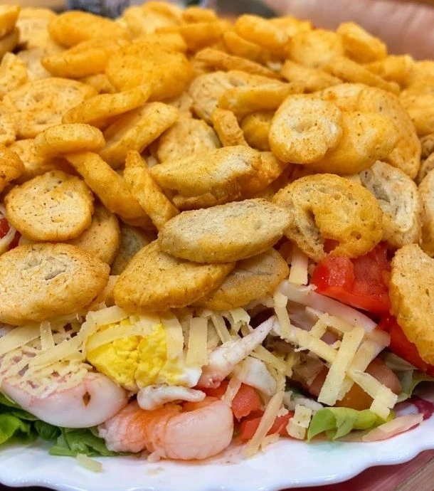 Свежие вкусные салаты на любое мероприятие 🎉