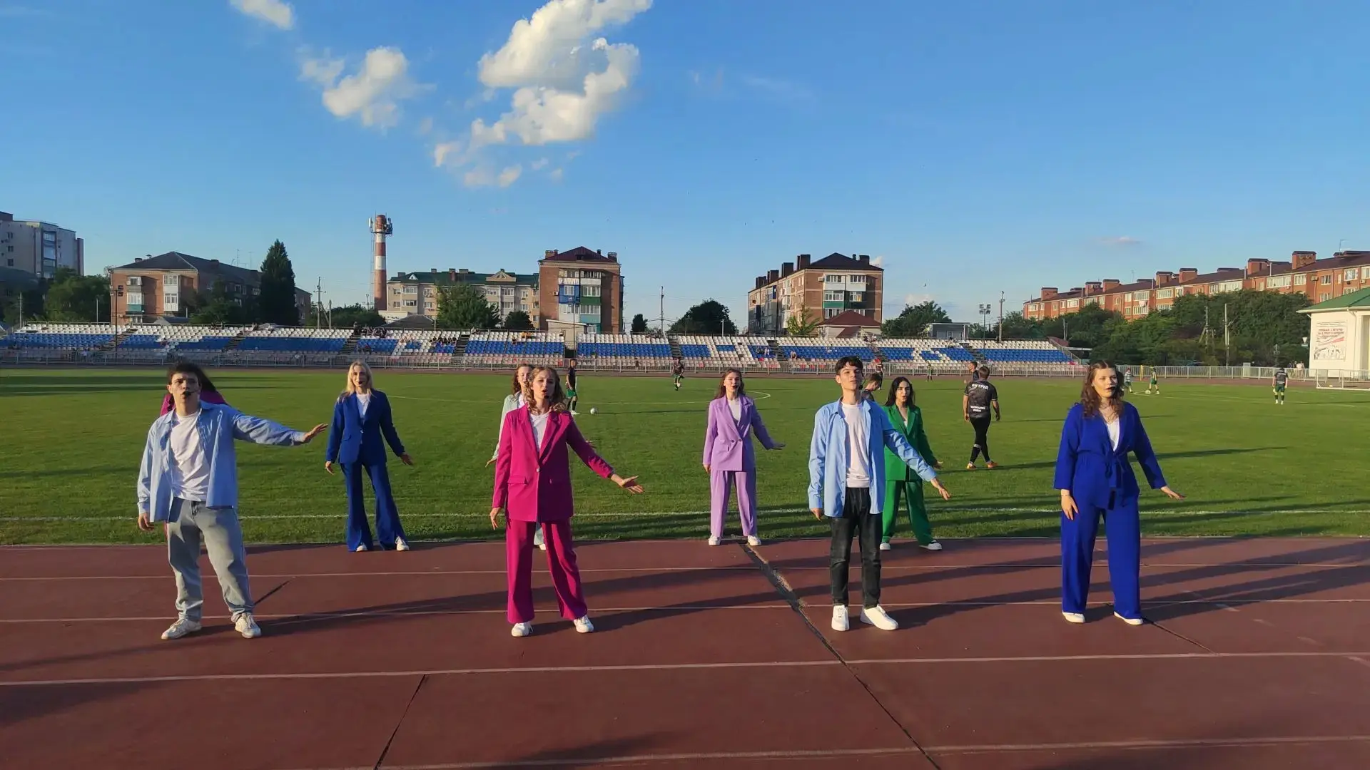 Музыкальная поддержка, которая бьёт точно в цель! ⚽️🎤

Состоялся матч очередного тура Кубка губерна