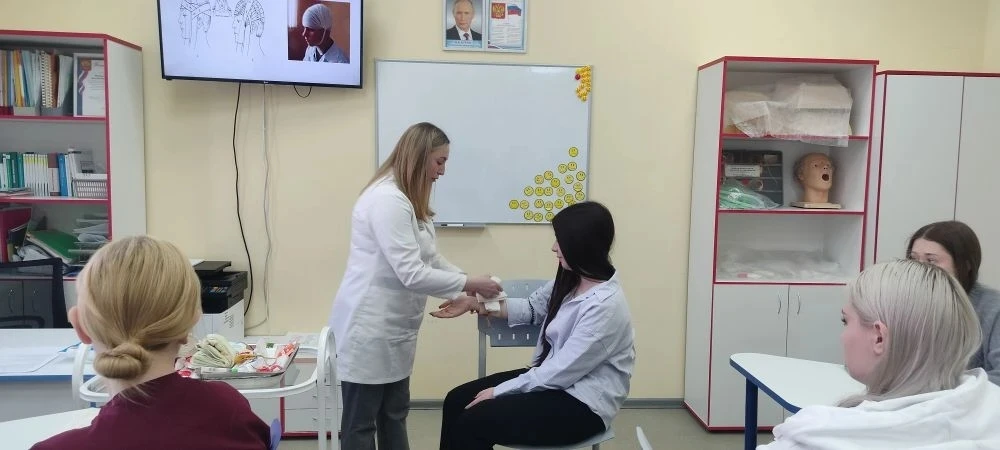 🇷🇺 У десятиклассников стартовала неделя учебных сборов!  Для наших учеников сегодня начался важный э