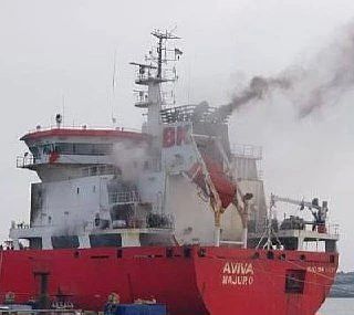 Сегодня МО РФ сообщило о поражении очередного судна в Чёрном море. В результате удара п...