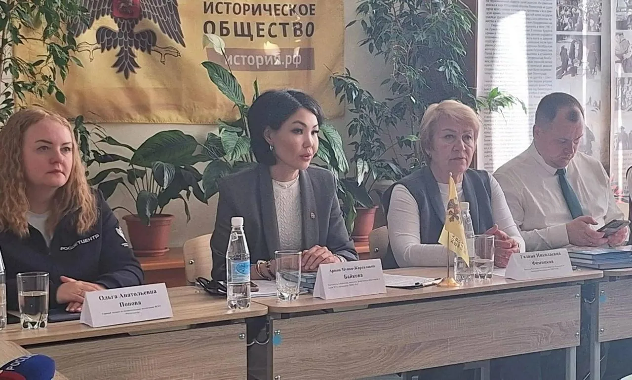 В преддверии Дня учителя по всей стране проходят пресс-конференции РВИО, посвященные но...