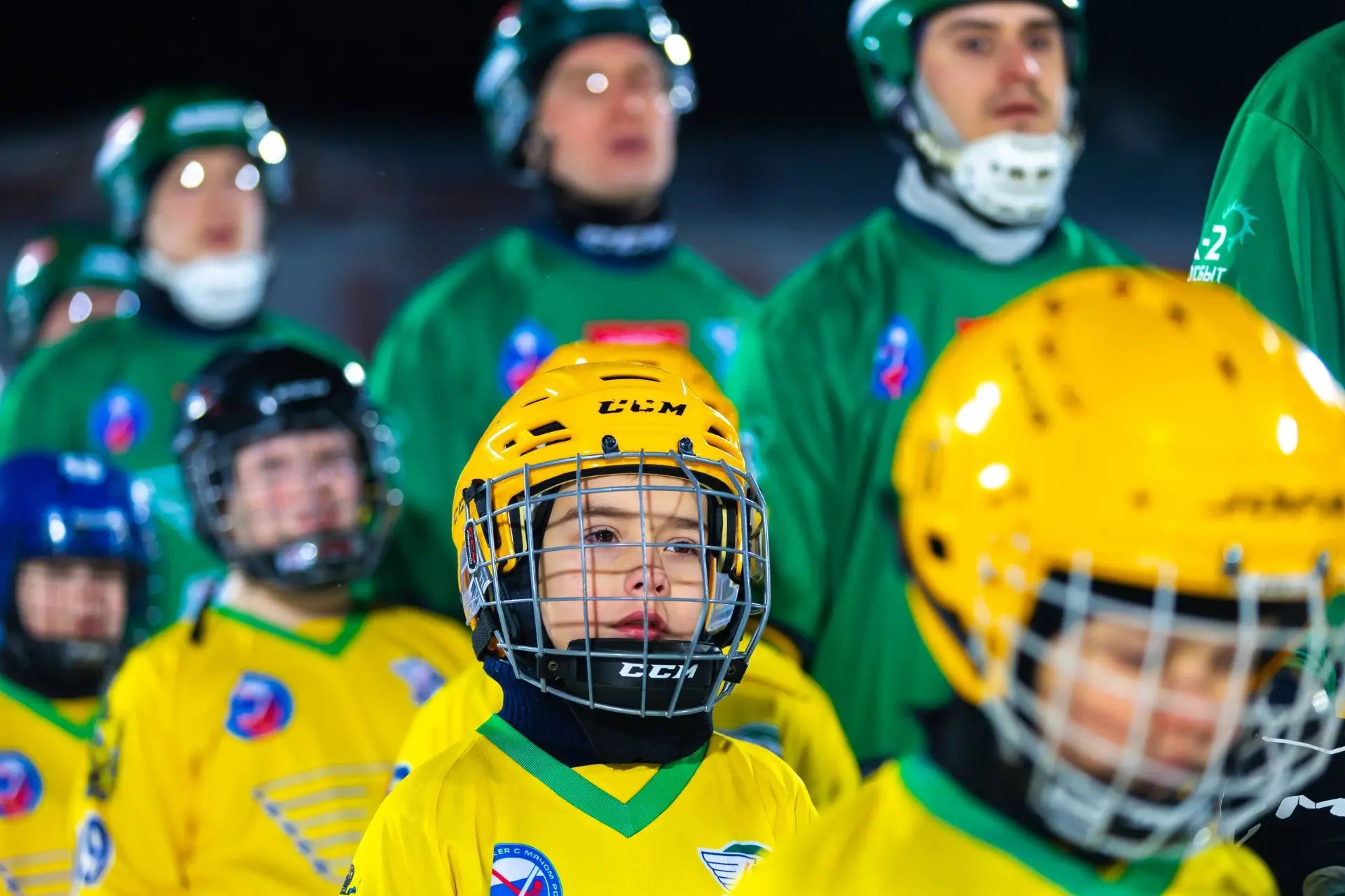 💛💚В этом хоккейном сезоне в Архангельске на стадионе «Труд» появилась добрая традиция...