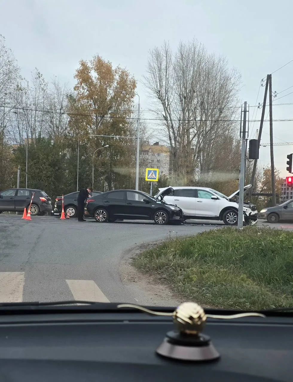 🚨 Администрация Тюмени, обратите внимание на перекрёсток Щербакова / Менжинского / Дар...