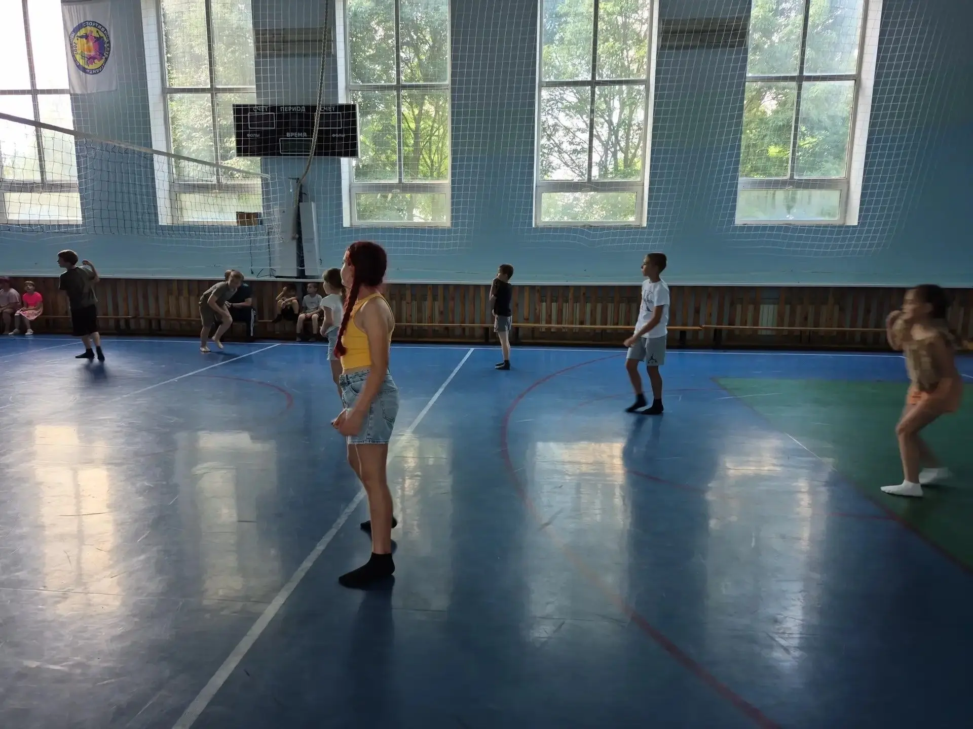 🏆 Битва за победу! 🏆
15 июня на нашей спортивной площадке было по-настоящему жарко! ⚽️🏐 Ребята из