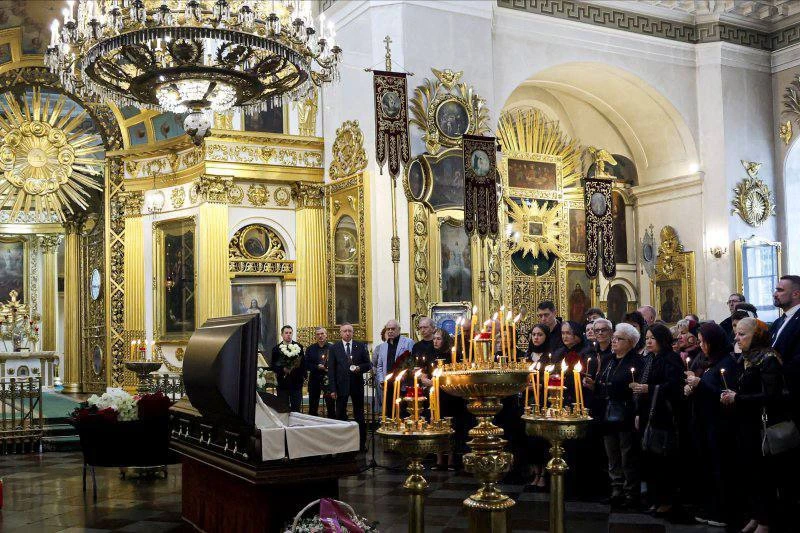 🕯️В Петербурге началось прощание с актрисой Людмилой Чурсиной

Она скончалась 10 июня после тяжелой
