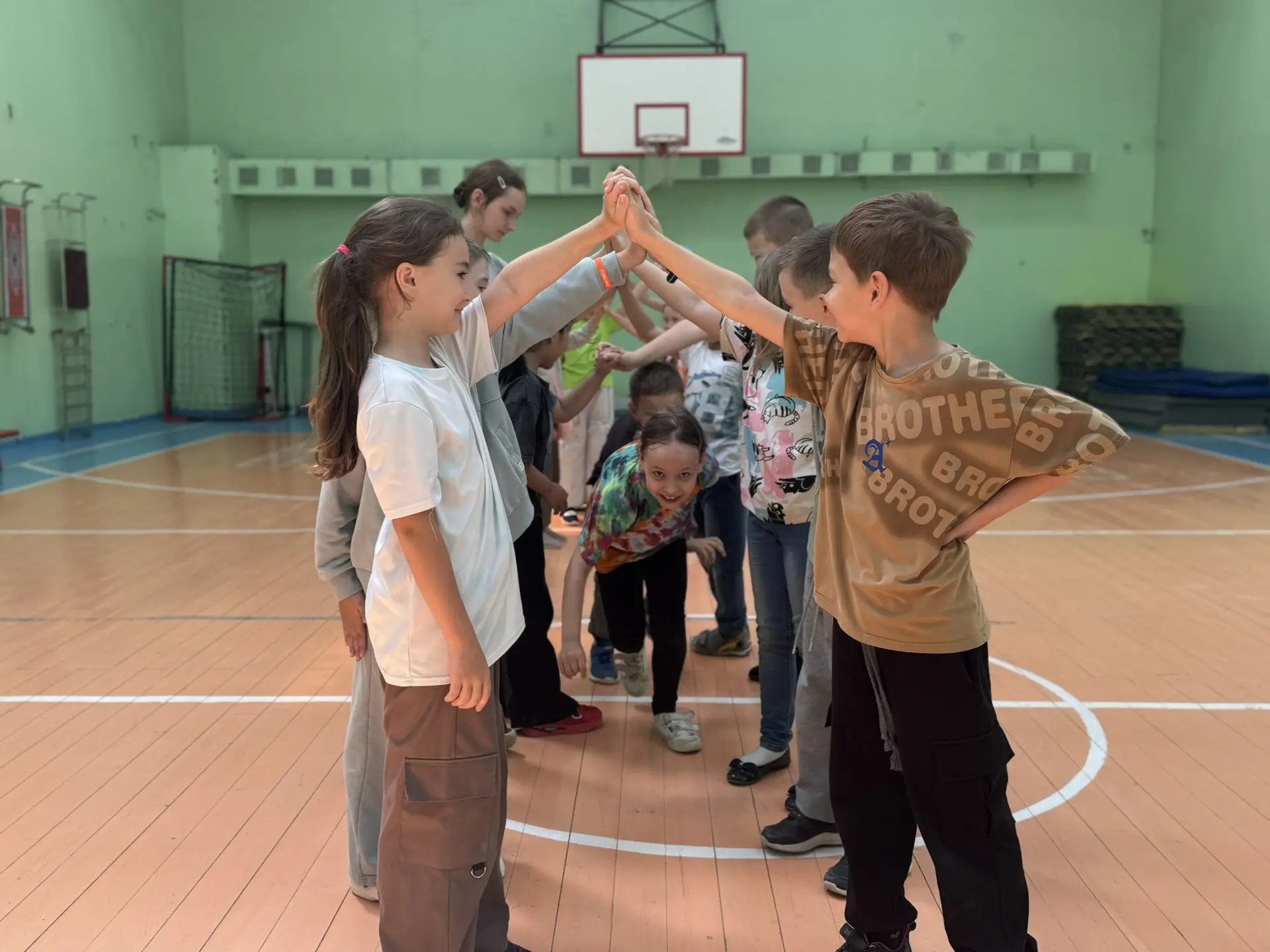 #ШКОЛА_171 | #ЛАГЕРЬ_171 

15 июня началась последняя неделя нашей лагерной смены🙌🏻

После зарядки