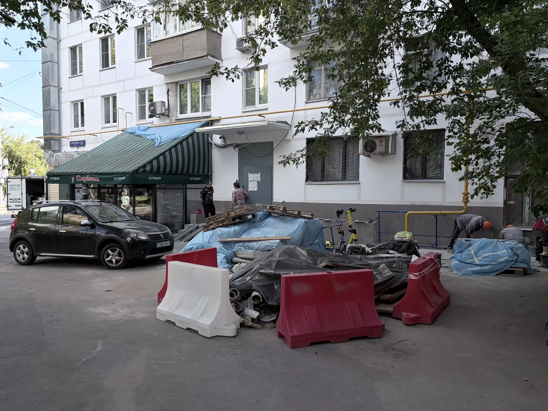 🏗️ Глава управы провел обход территории в рамках контроля капитального ремонта