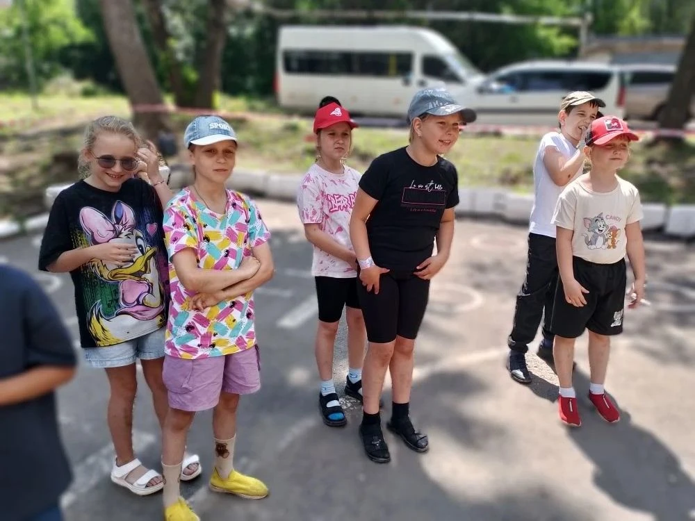 🤗 Следующими гостям летней площадки киновидеоцентра стали ребята из школы № 57. Они отлично провели