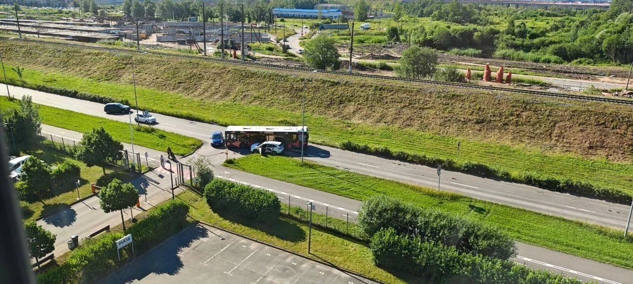 Движение по Пулковскому шоссе было заблокировано из-за ДТП с автобусом