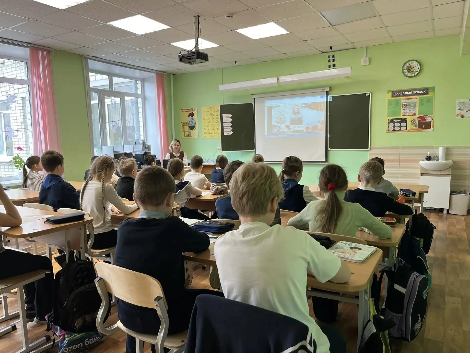 🎖 Разговоры о важном: песни о войне ко Дню Победы 🎖   Новая неделя начинается с наших добрых традици