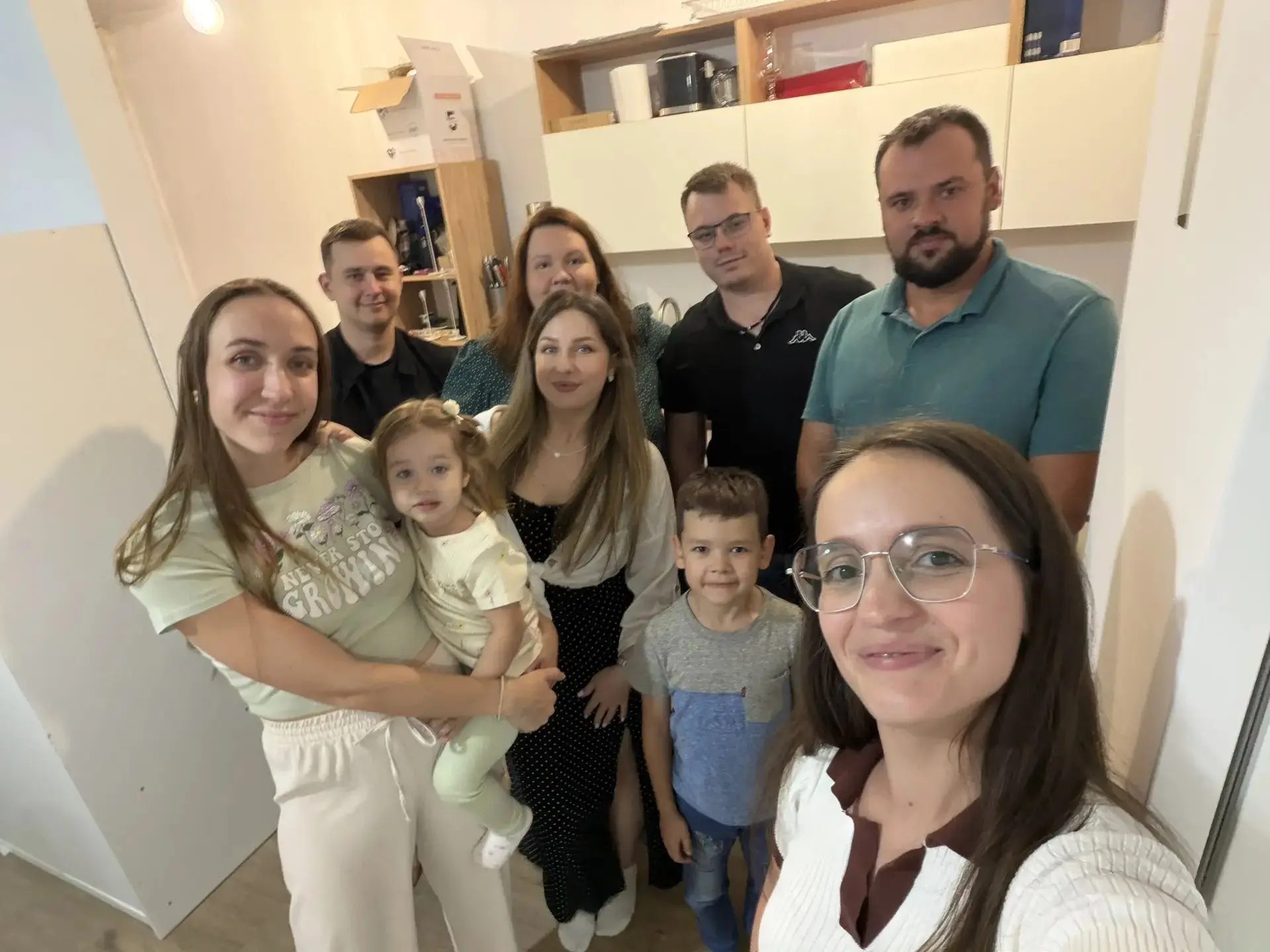 Проводили девчонок и вечером умчались на новоселье к друзьям ❤️