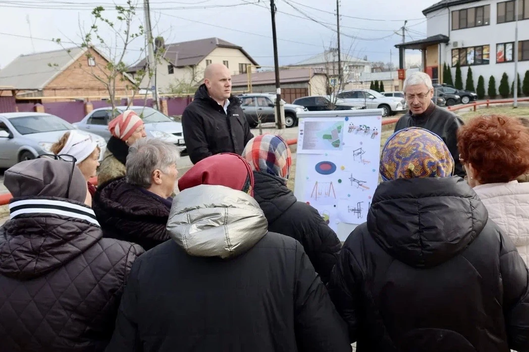 Площадка на улице Набережной: обсудить, обновить, улучшить  В прошлом году жильцы улицы Набережной п