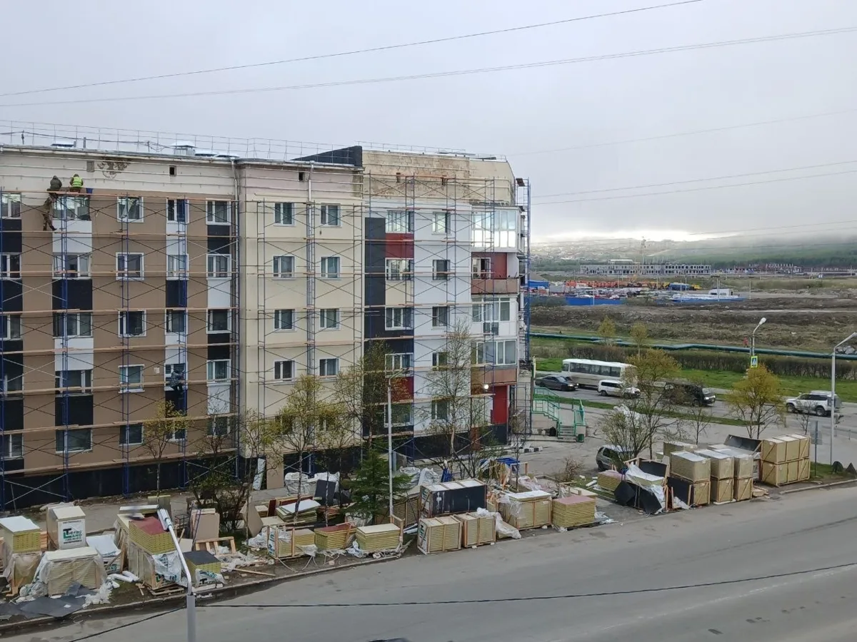 🏙 Дома на Набережной Магаданки утепляют и украсят муралами

На Набережной реки Магаданки в районе