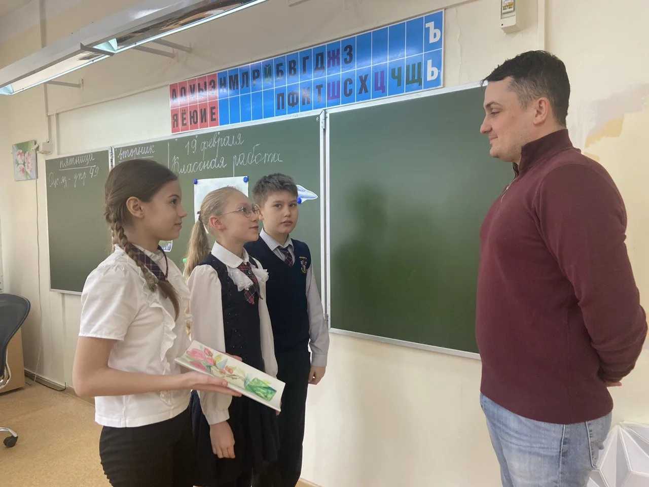 Урок мужества🌟  В преддверии Дня защитника Отечества в 4- А классе прошла необычная встреча с Денисо
