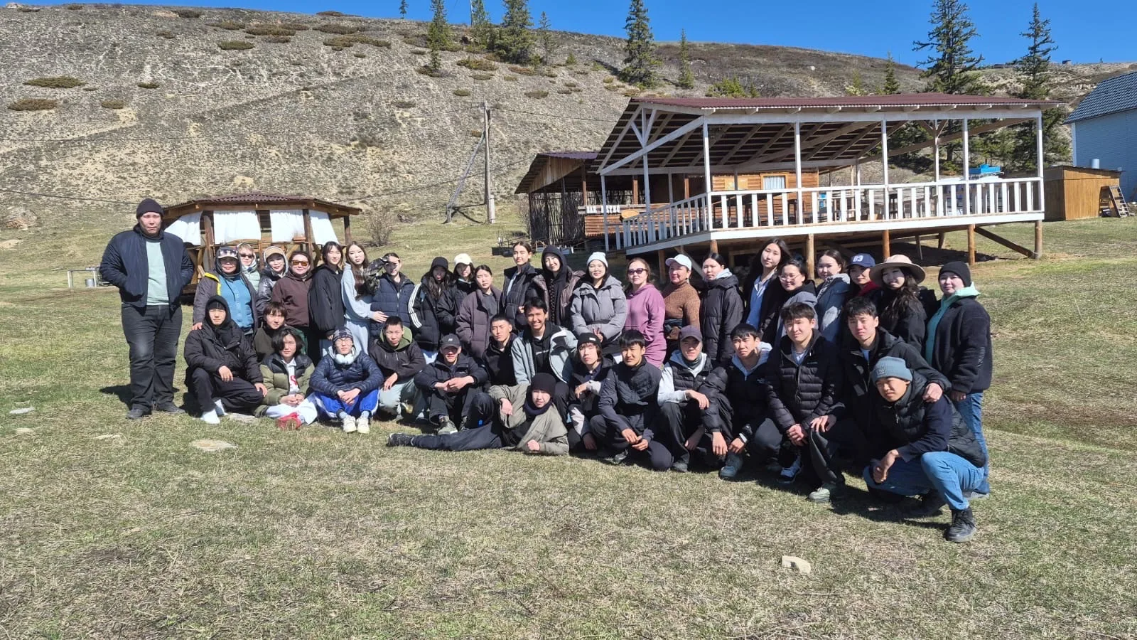 🏕Два дня в селе Еланка: водопад, скалы, альпинизм и ямщицкая история  В середине мая, 15–16 числа, у