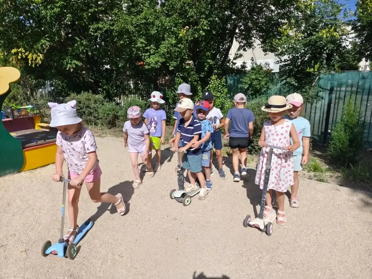 🌟Сегодня мы отмечаем Международный день Правил дорожного движения!🌟