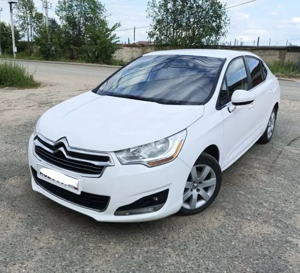Продам Ситроен С4. Год 2017. Двигатель 1.6 Автомат. 150 лошадей . Пробег 170,000 тыс км