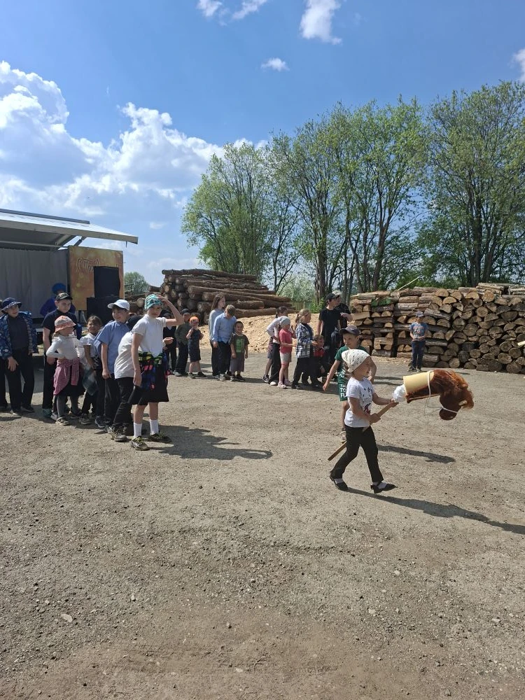 Сегодня артисты ЛКДЦ в Новорождественской школе провели игровую познавательную программу "Стоп! Огон