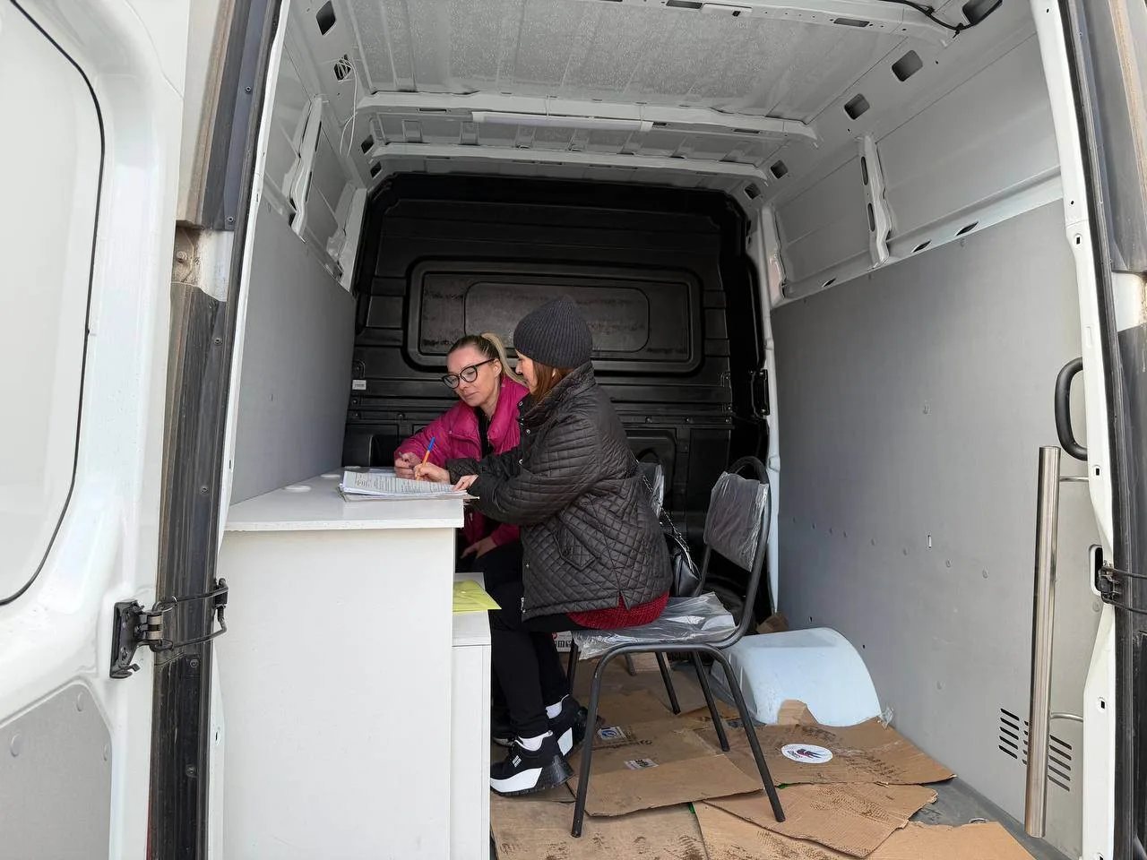 В филиале № 10 ГКУ ЛНР «РЦСЗН» в Антрацитовском муниципальном округе продолжается работа мобильного 