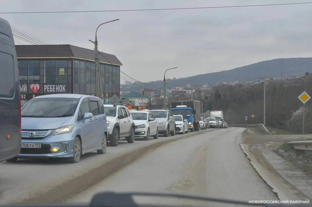 В Новороссийске на дорогах появляются «кирпичи» по заявкам жителей