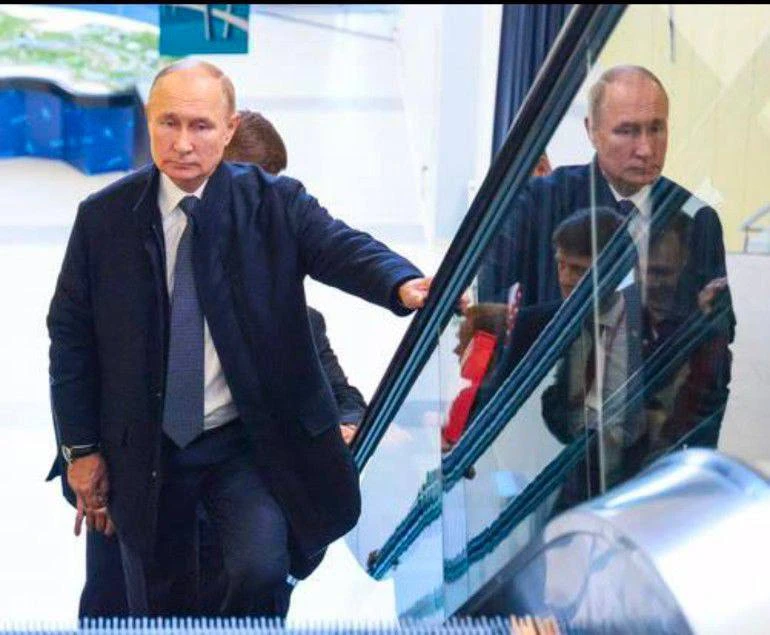 Эстонская разведка докладывает, что выследила и зафиксировала на фото двойника Владимир...