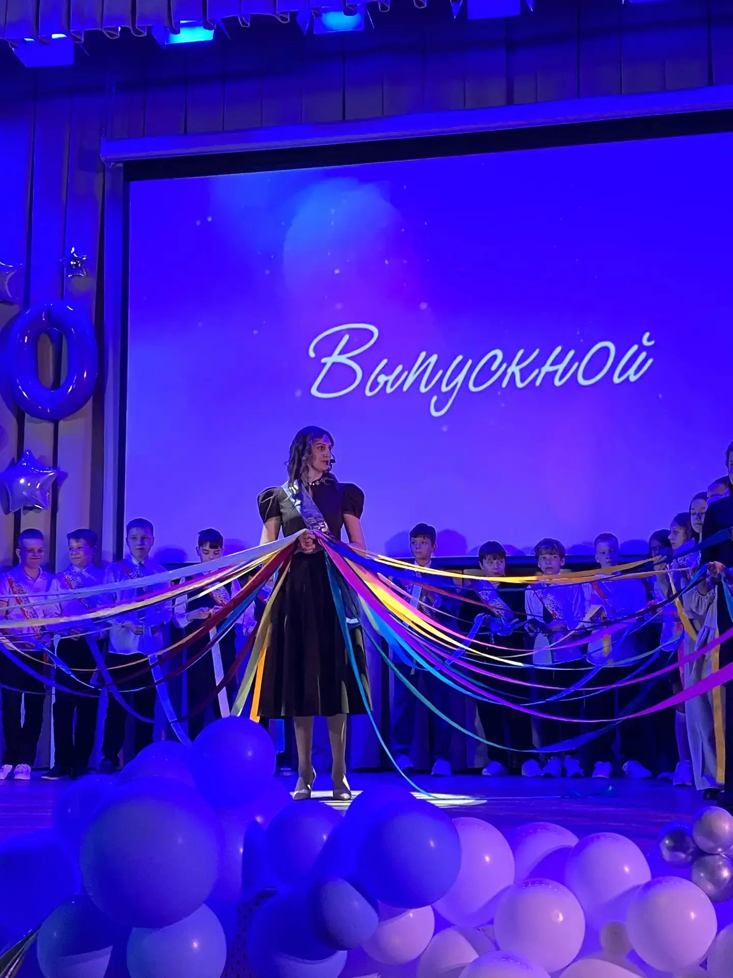 🎉 Ура! Мы — пятиклассники? Нет, пока ещё звёзды выпускного! 🎉Сегодня в нашей школе случилось настоящ
