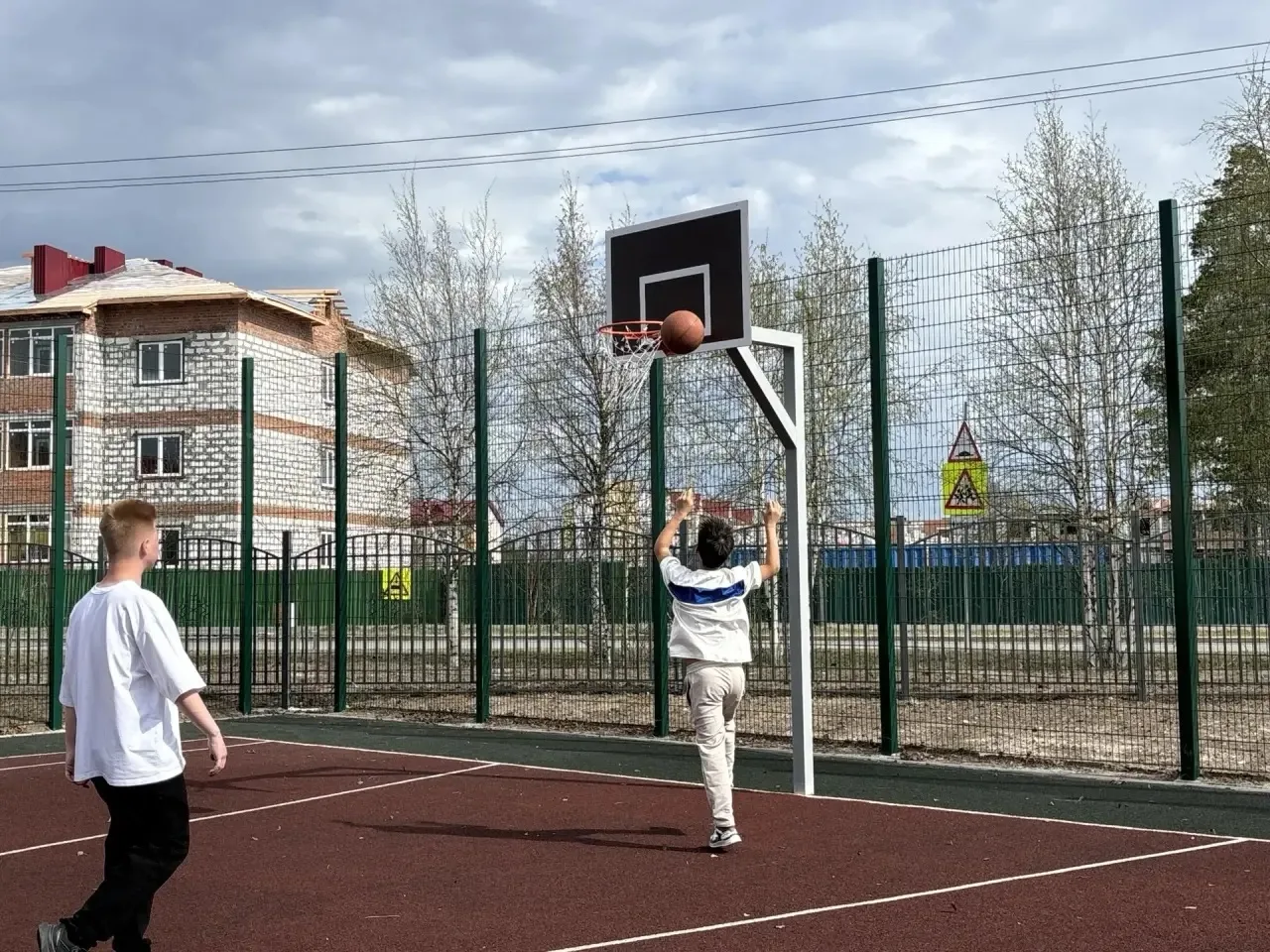 #НиДняБезДвижения 
Спортивные площадки открыты и ждут вас🏐✅

Приглашаем активно и с пользой провест