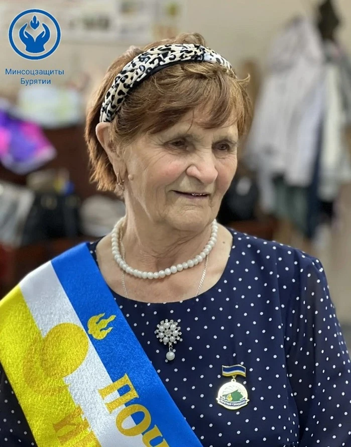 🎉  С 85-летием поздравила своего активиста, ветерана педагогического труда Лидию Алексеевну Вакарин