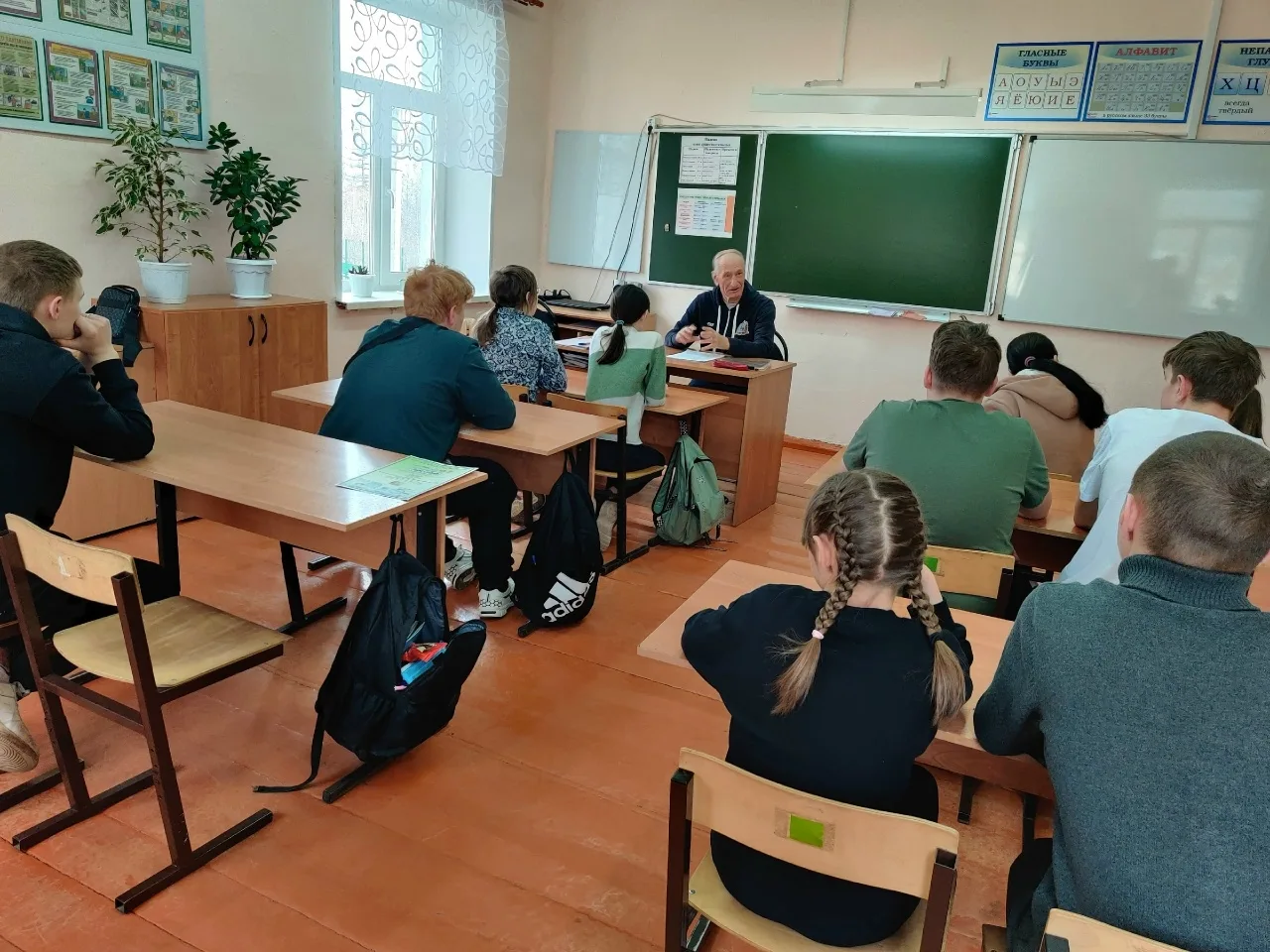 🗓 24 апреля: беседа «Терроризм — МЫ выступаем против!» 🛡️
