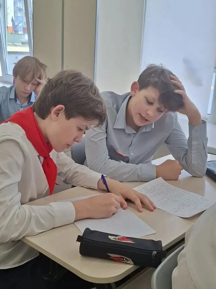 🧮На прошлой неделе в нашей школе состоялось яркое  событие — интеллектуальная игра «Математическая к