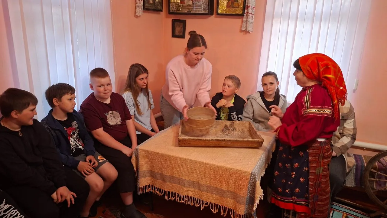 👋Ученики нашей школы посетили увлекательную экскурсию в музее «Двери в прошлое».