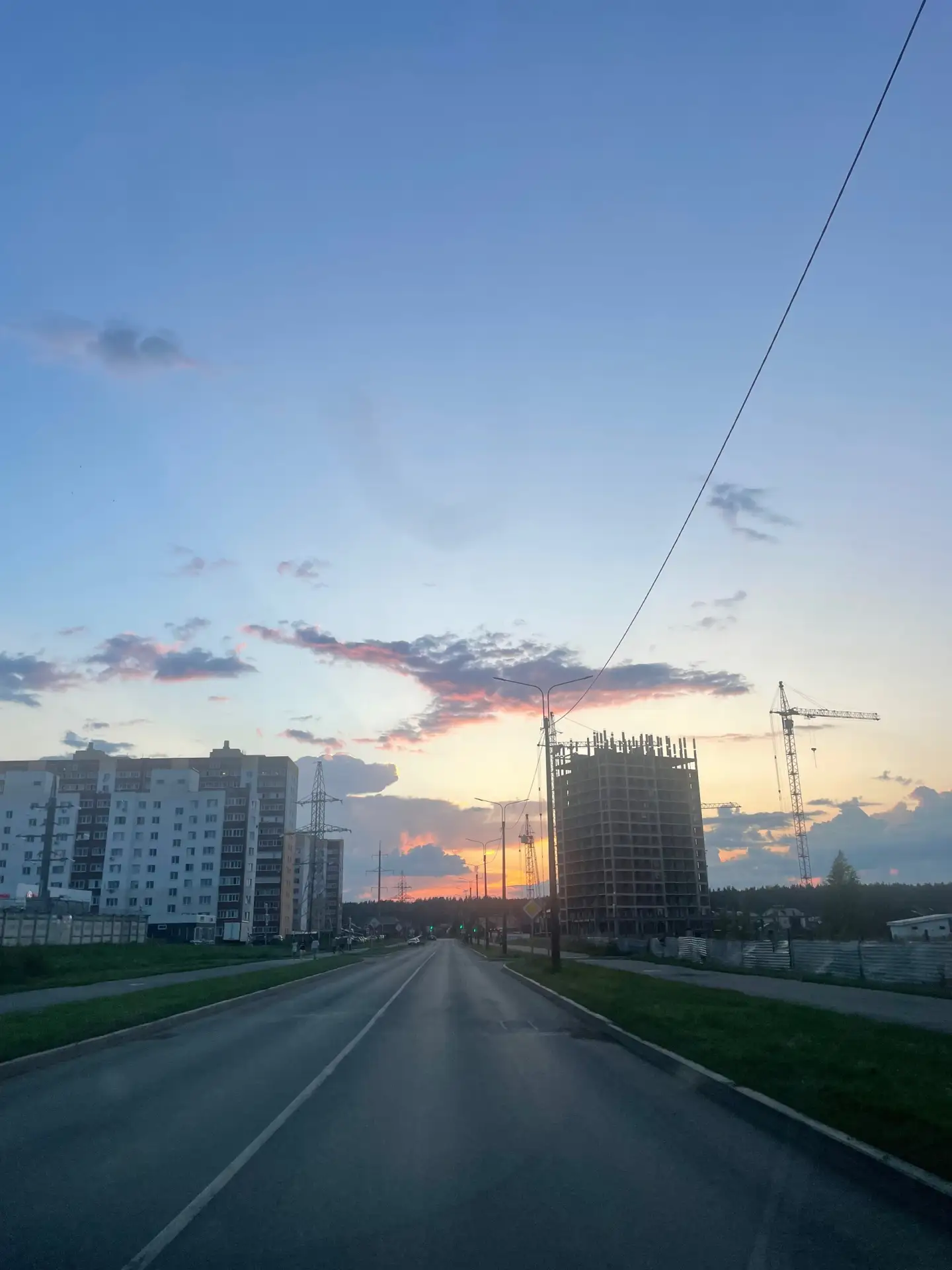 Соседи сверху делают ремонт восьмой месяц. ВОСЬМОЙ. Знаю, что в субботу они начинают в 9:02, потому 
