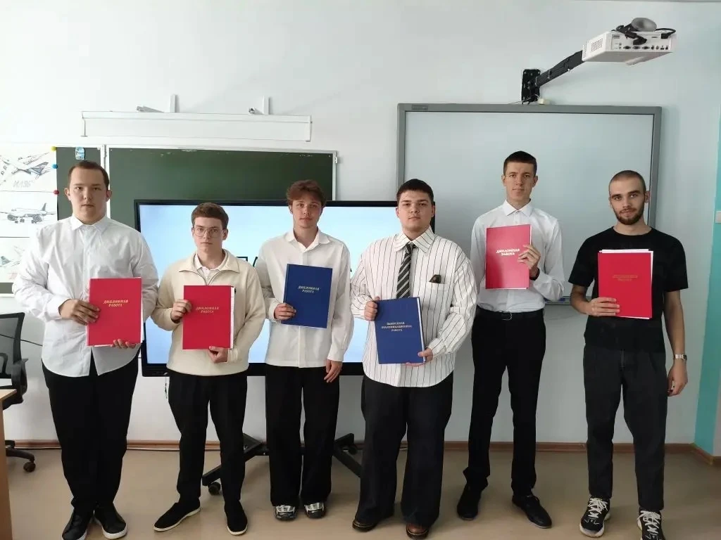 Защита выпускной квалификационной работы студентами группы ТЭ-221