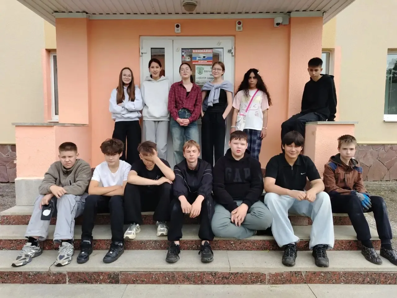 🌸С 30 июня по 6 июля 7«В» класс под руководством В.Х. Кинзябаевой преобразил школьную территорию! П