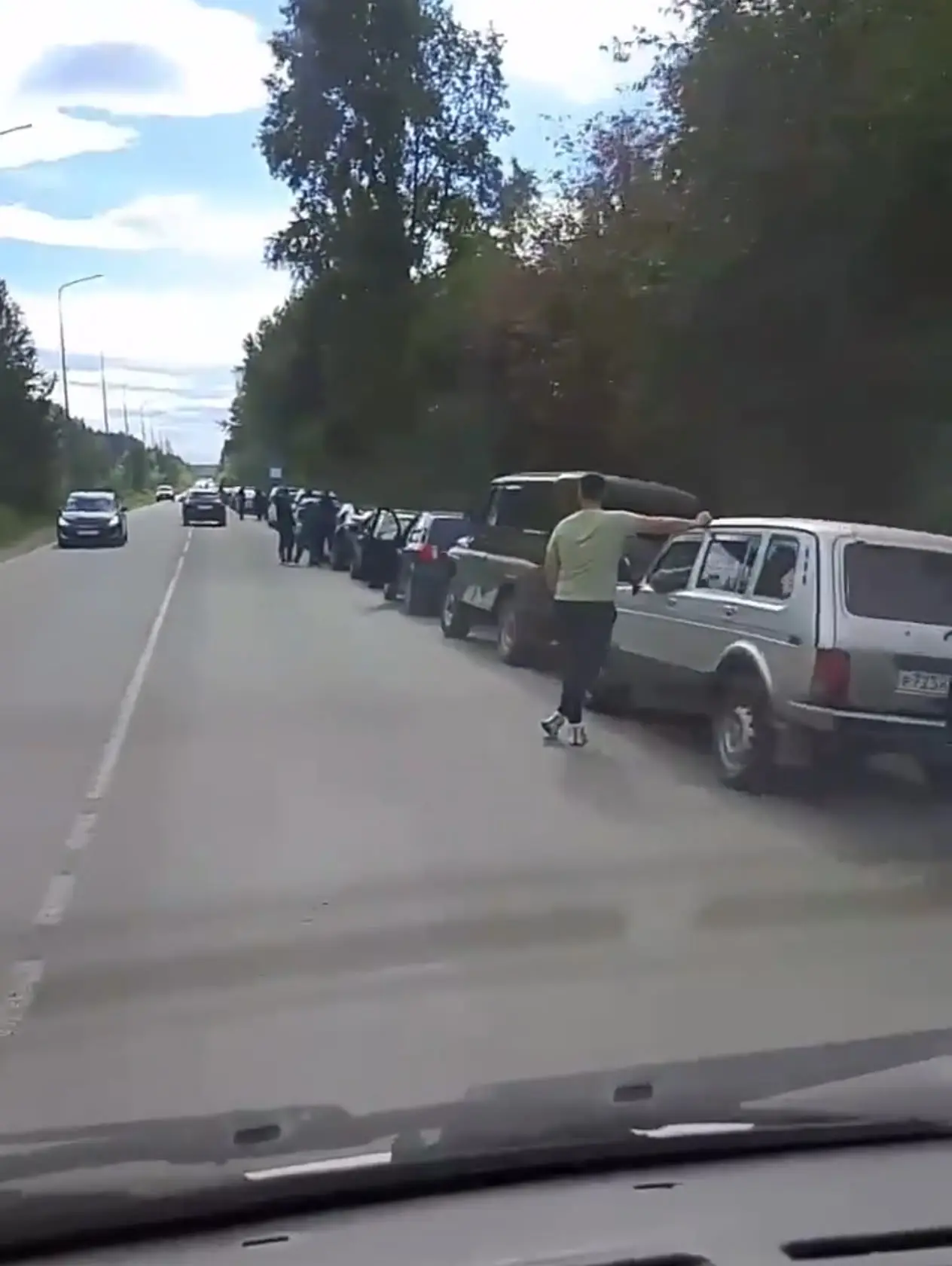 😱Очередь на заправку Газпром в Лесном.