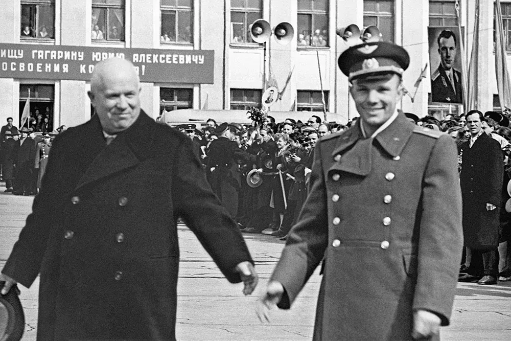 Сегодня мы празднуем День космонавтики, вспоминая героев космоса. А также всех, кто строил и запуска