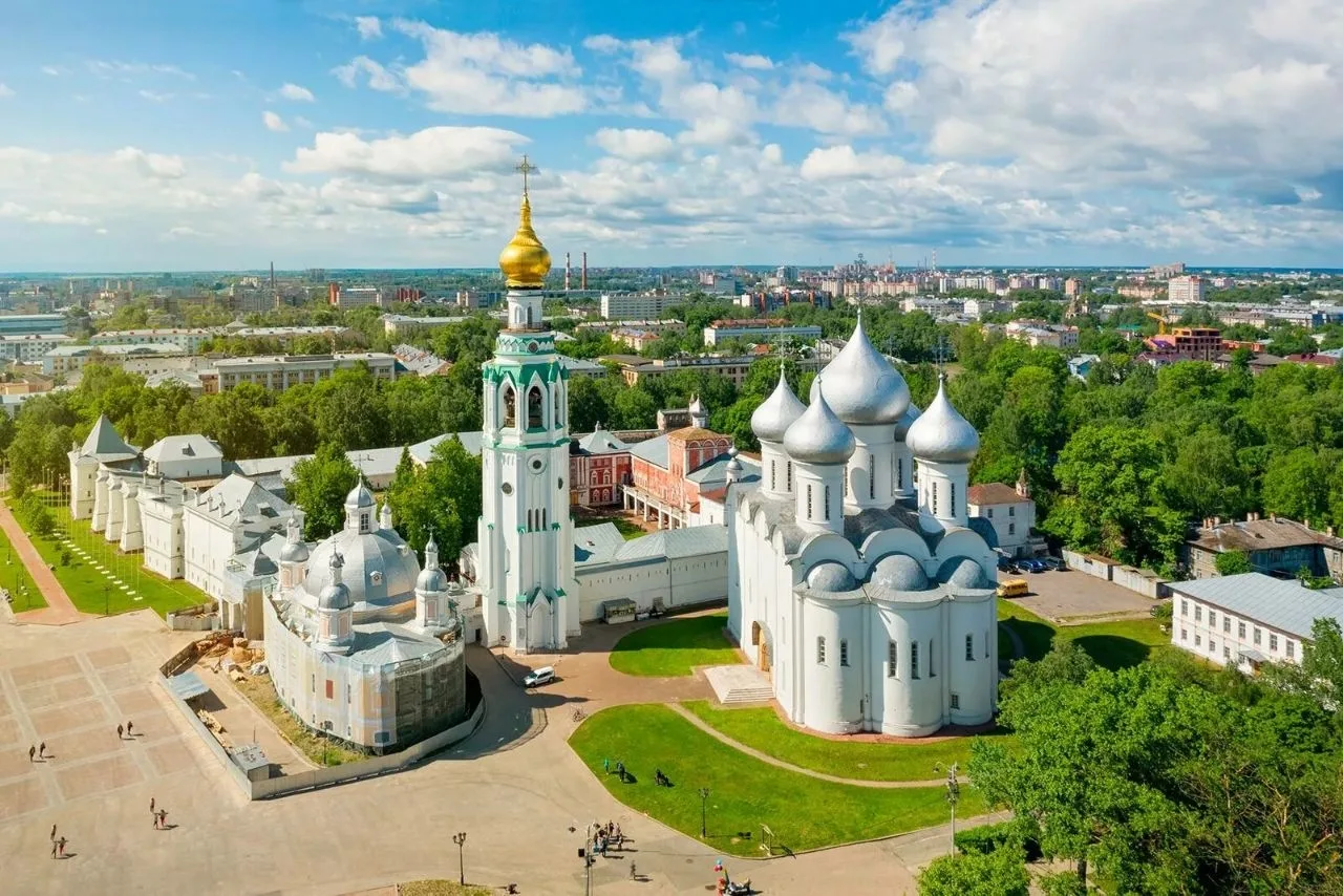 Вологодский кремль

Одна из самых старых и ценных достопримечательносте Вологды расположена в сердце