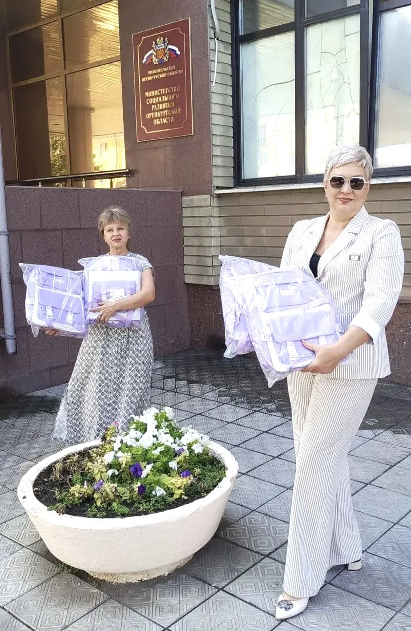 🎒Администрация и профсоюз ГАУЗ ГКБ №1 города Оренбурга приняли участие в акции «Соберём ребёнка в ш