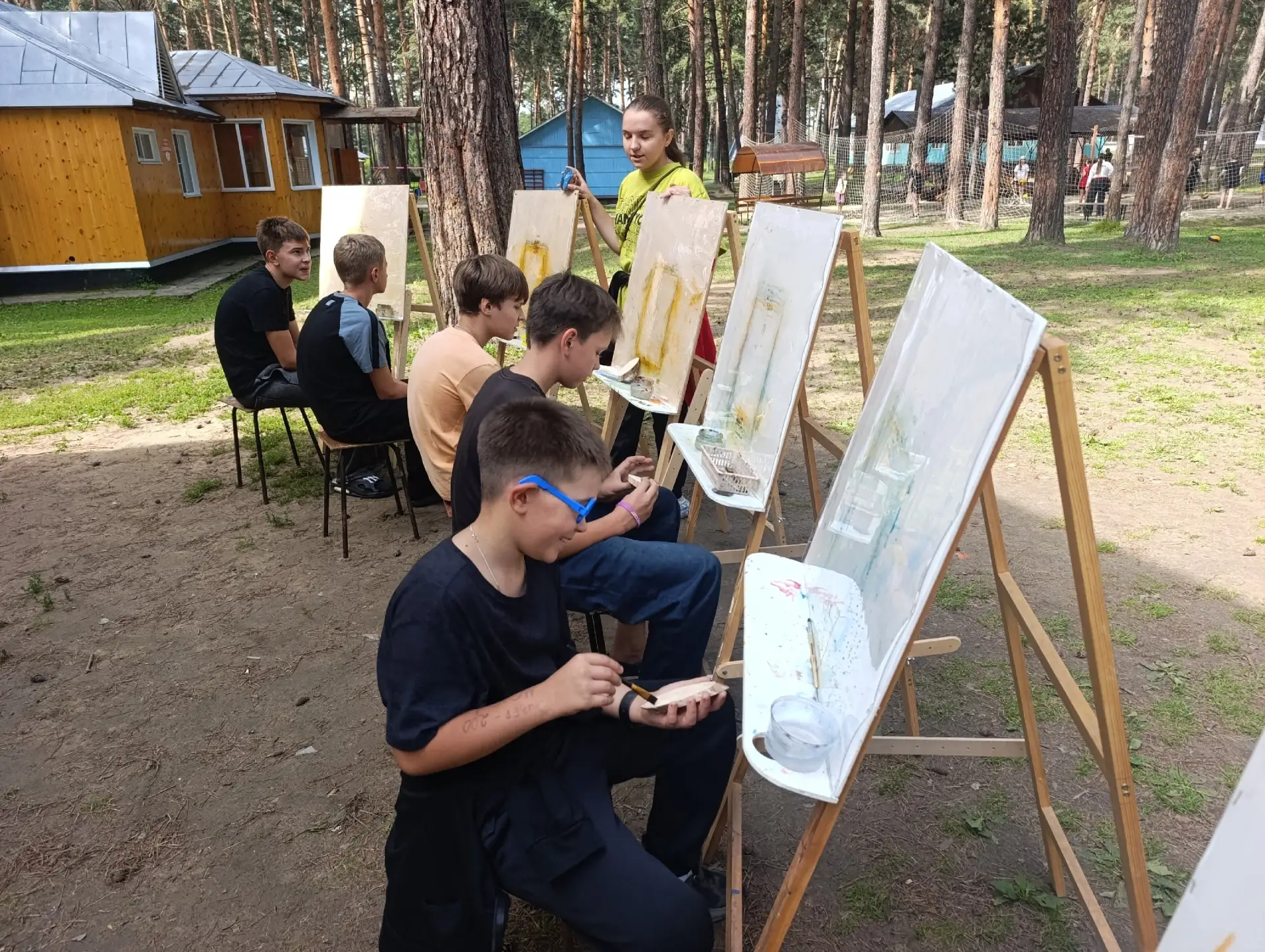 4 отряд на художественном кружке «Кисточки» 🖌️