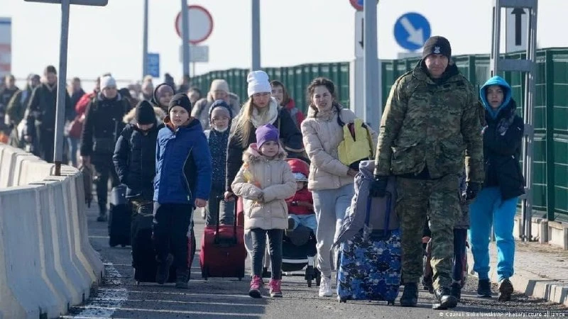 Вот и сказочке конец: всех украинских беженцев в ЕС обяжут при получении временной защи...
