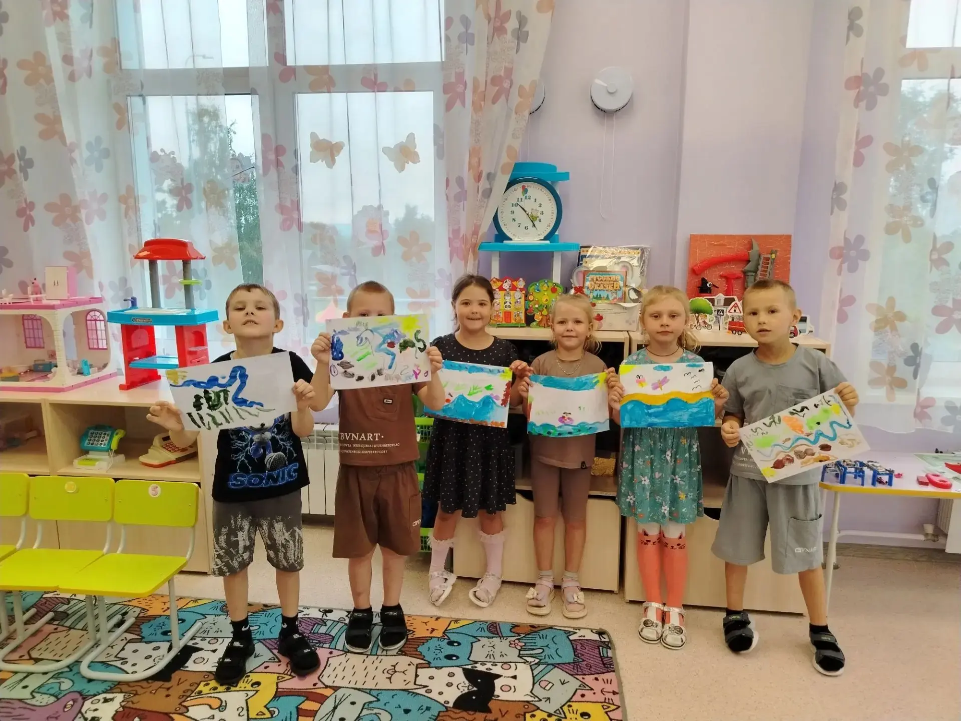 Сегодня в детском саду, в старшей группе,  прошёл "День экспериментов с водой". Дети вс...