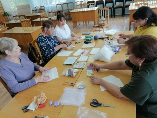МАСТЕР- КЛАСС КУКЛА «НА СЧАСТЬЕ»
Издревле люди верили в силу различных талисманов и оберегов. Не явл