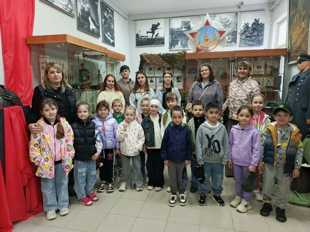 В преддверии празднования 81-летия Дня Победы, воспитанники детского сада вместе с роди...